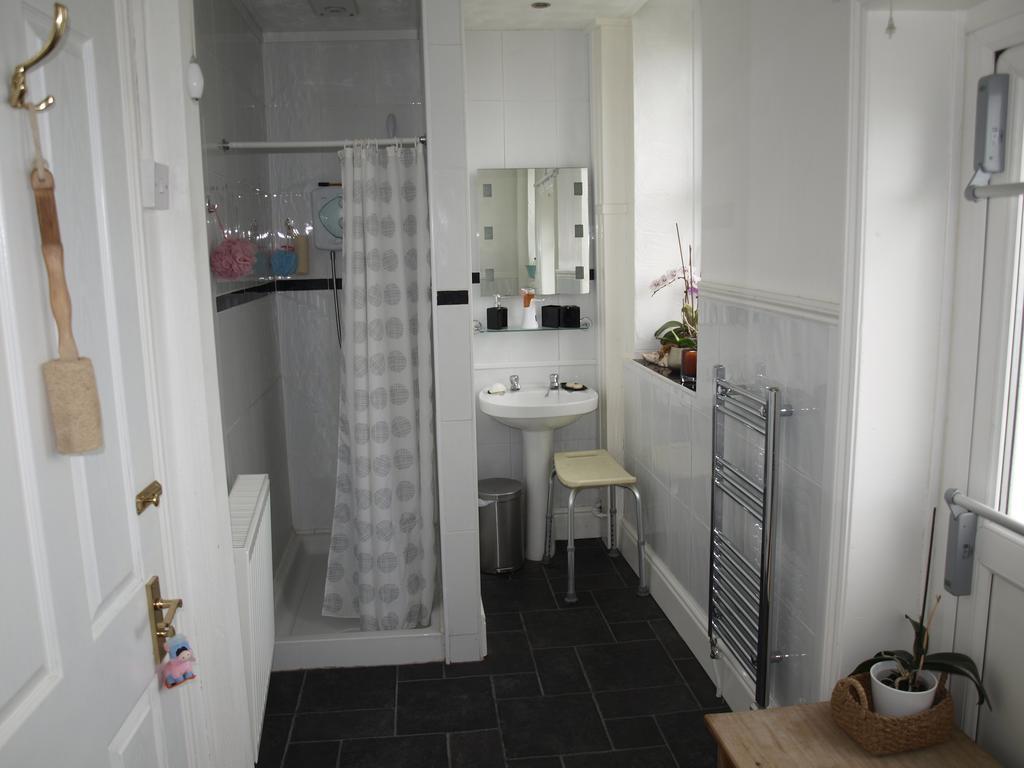 Holyhead Lodge Esterno foto